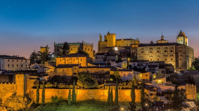 Los mejores lugares que visitar en Cáceres para una experiencia inolvidable