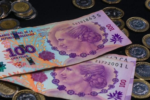 Con qué moneda se paga en Argentina y qué debes saber sobre ella